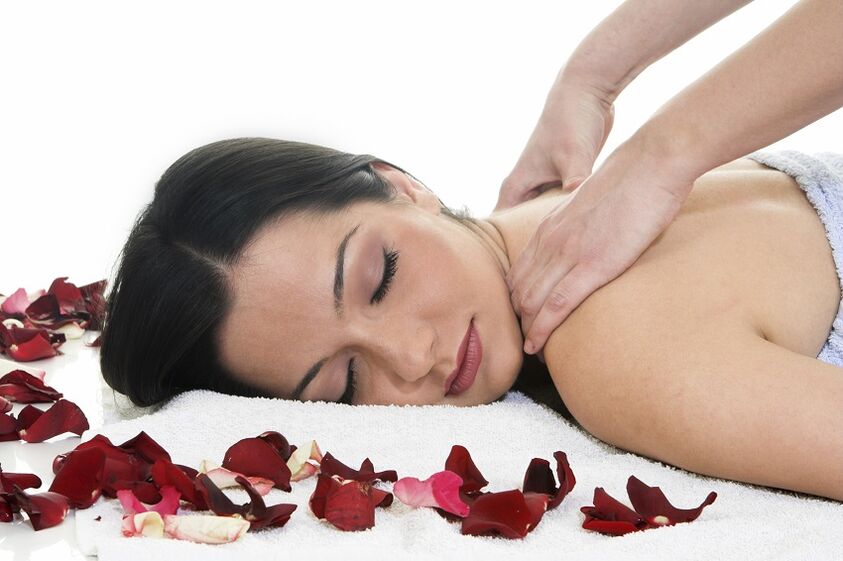 massage cổ điều trị thoái hóa đốt sống cổ